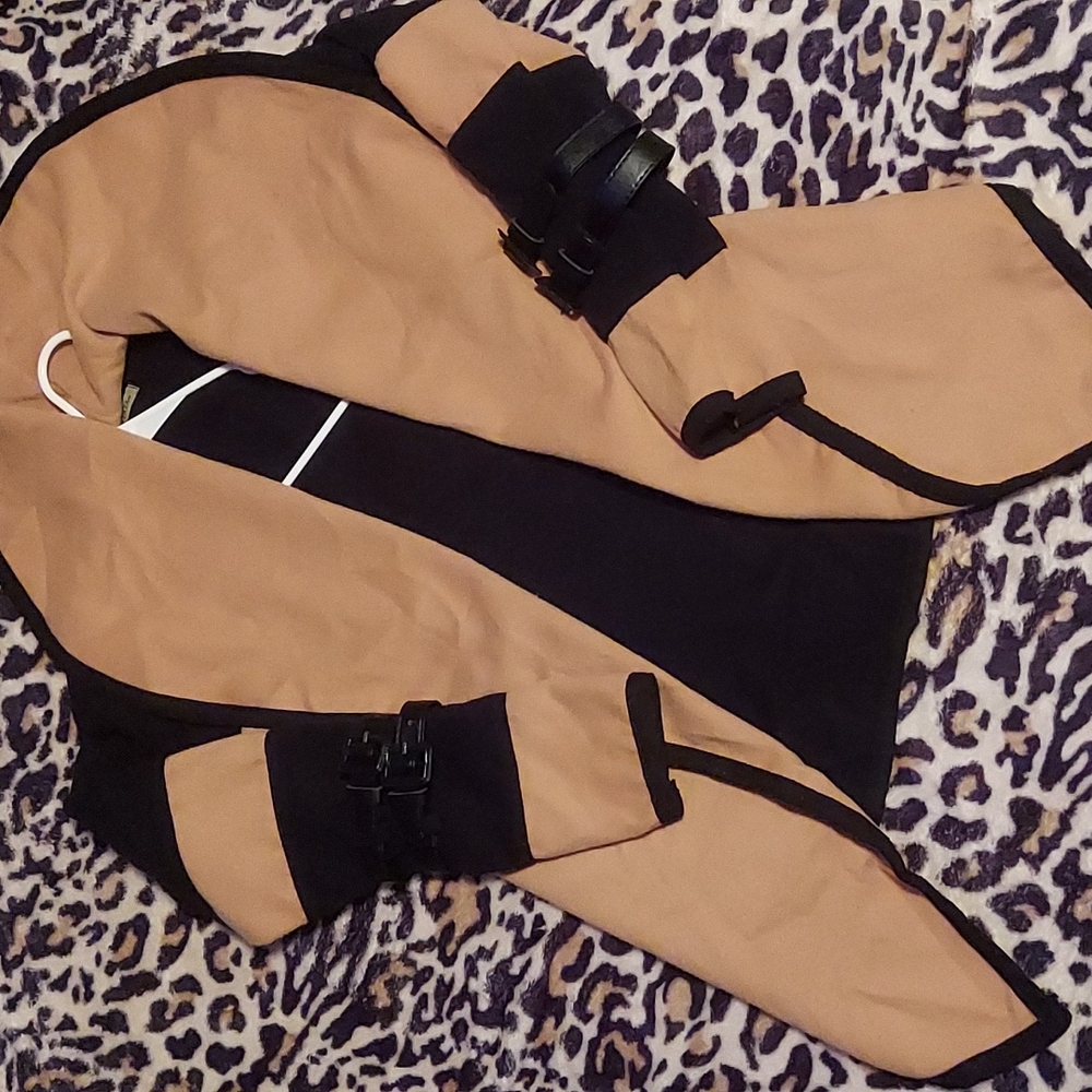 A great Zaza wool jacket. Size medium.